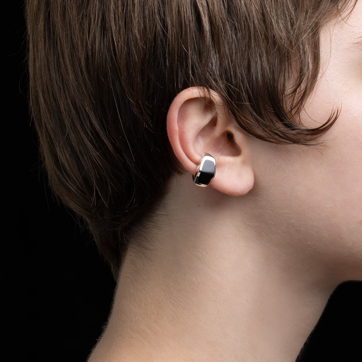 EQUINOX-Pyramid Onyx Ear Cuff