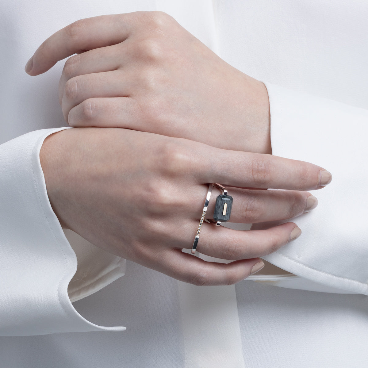 BIRD OF PARADISE Square Ring, Cat's eye quartz