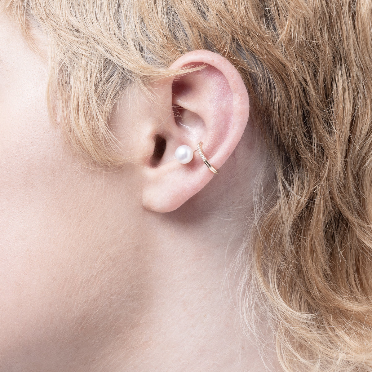 DROSERA Diamond Akoya Pearl Ear Cuff