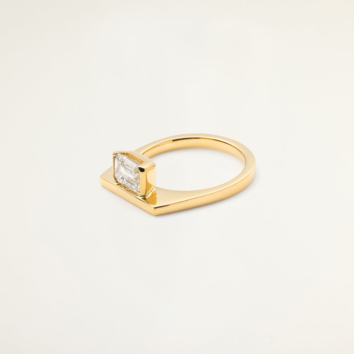 【Made-To-Order】L.a.brown HYPNOTIC Emerald Cut Diamond Ring
