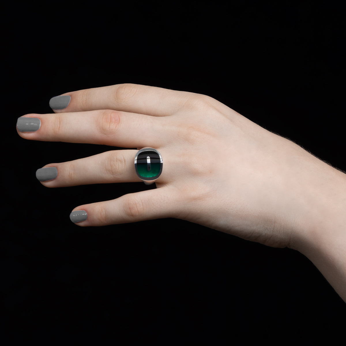 EQUINOX-Pyramid Onyx Green Agate Ring