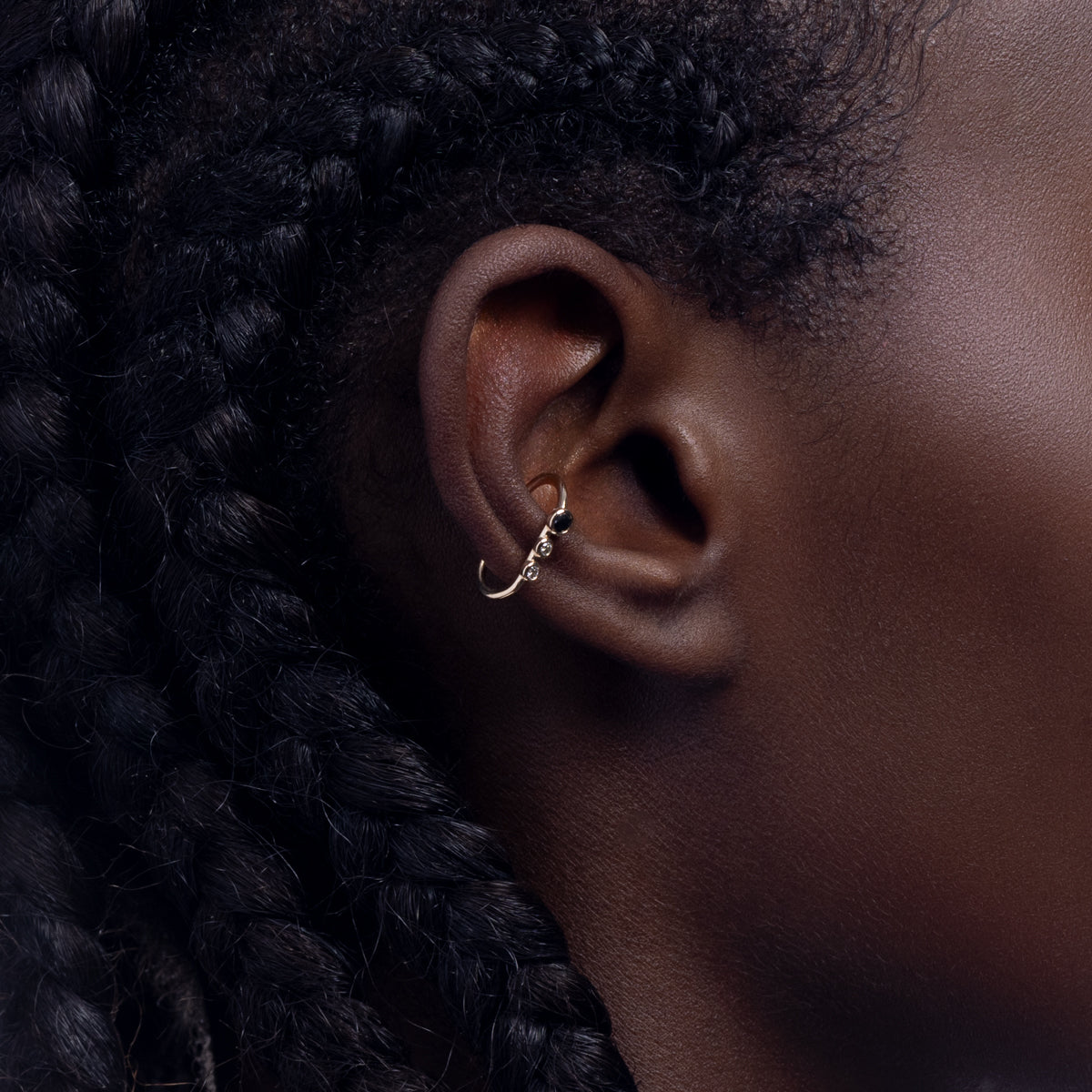 DROSERA Black Diamond/Diamond Earcuff