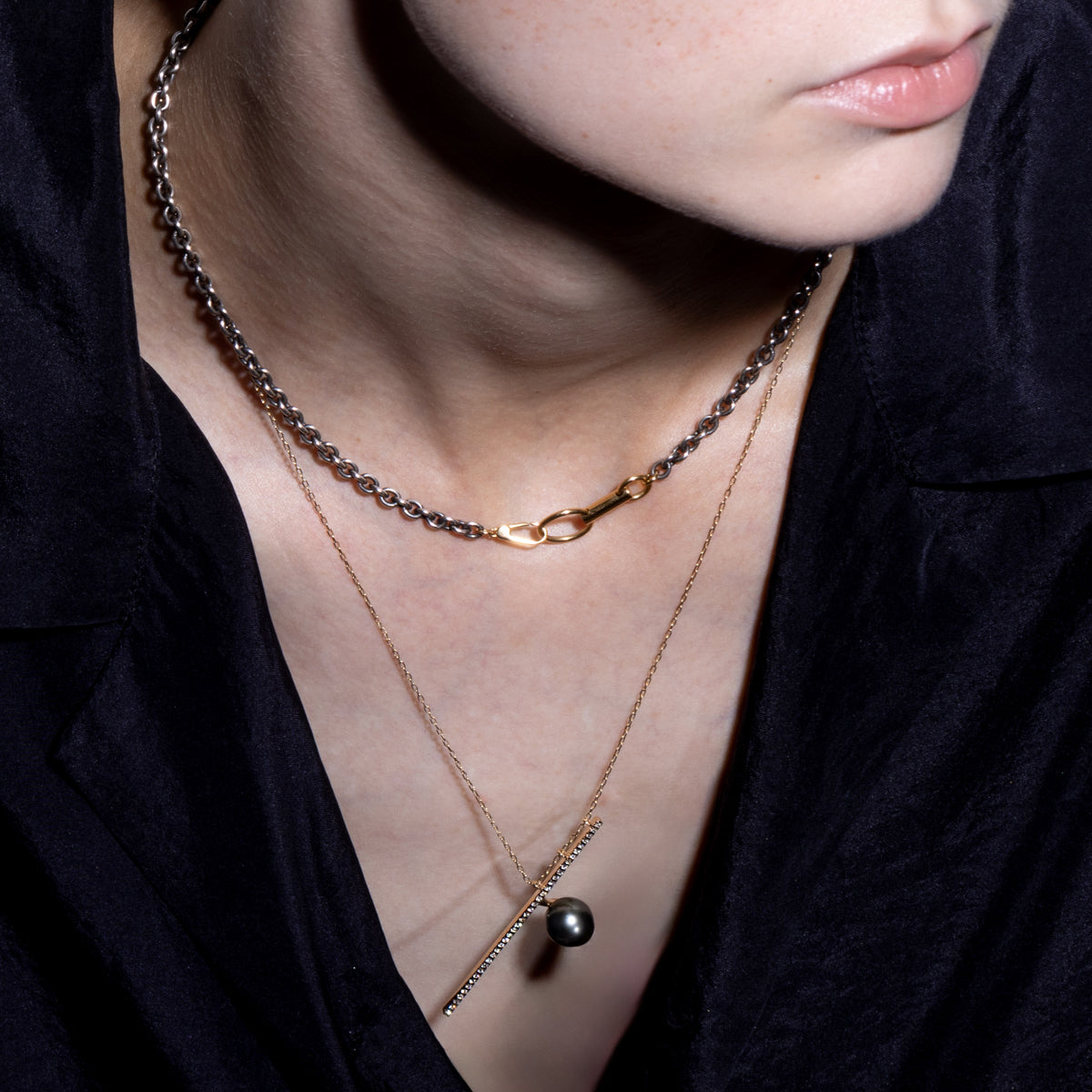 DROSERA  Diamond Tahiti Pearl Long Bar Necklace (Black Ruthenium Plated)