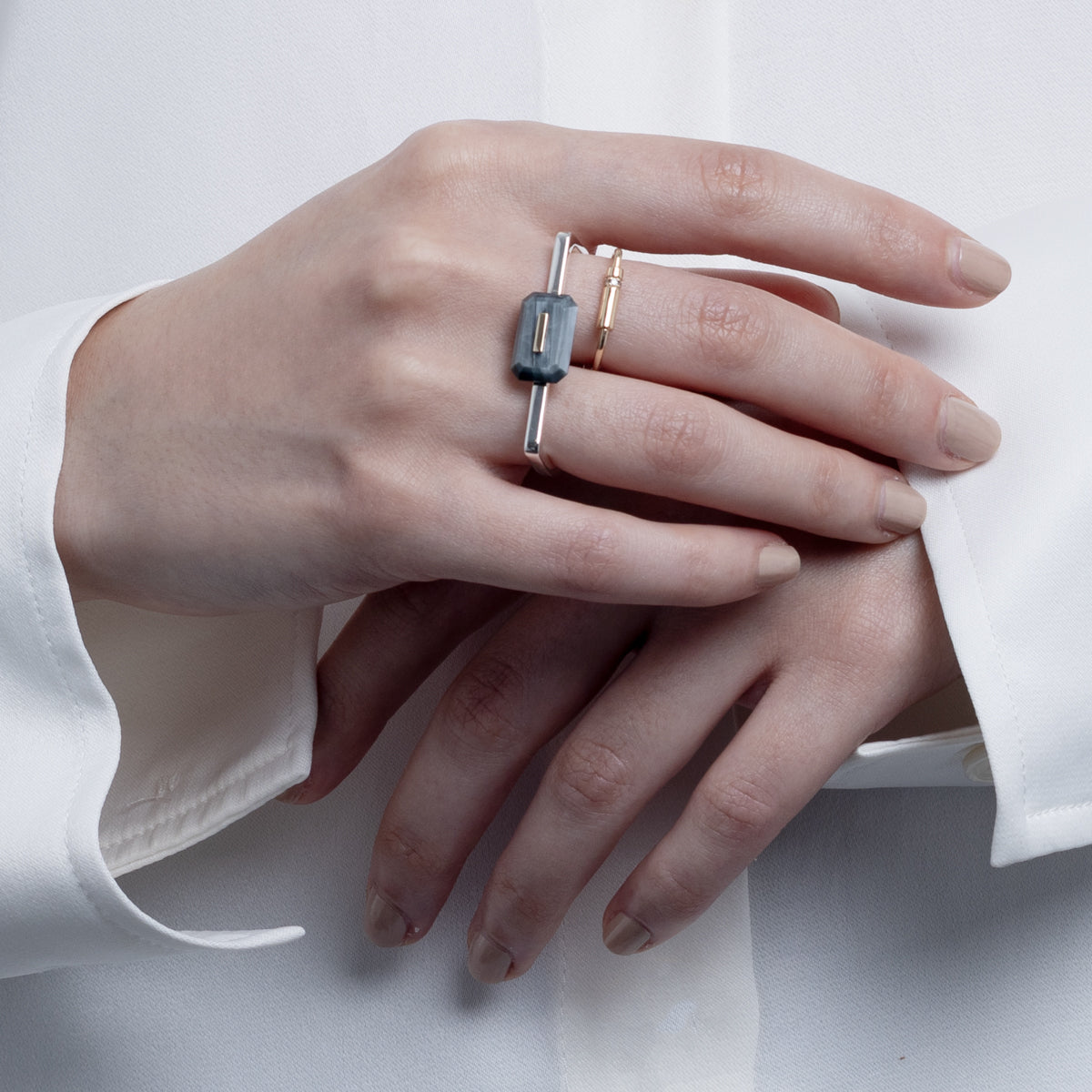 BIRD OF PARADISE Square Double Finger Ring, Cat's eye quartz