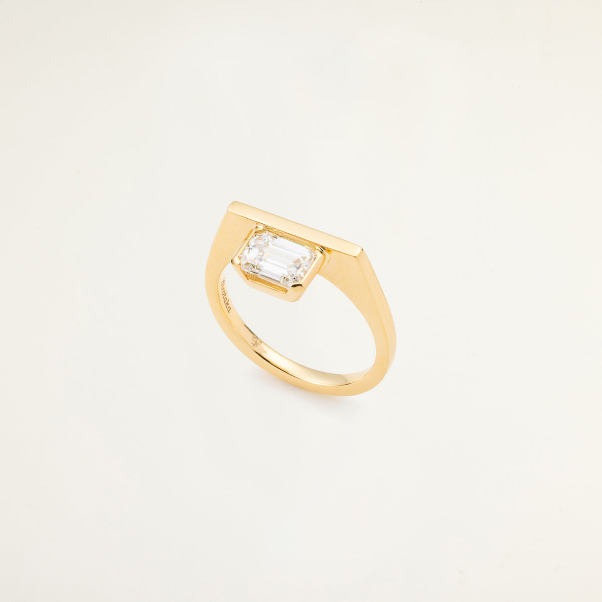 【Made-To-Order】L.a.brown HYPNOTIC Emerald Cut Diamond Ring