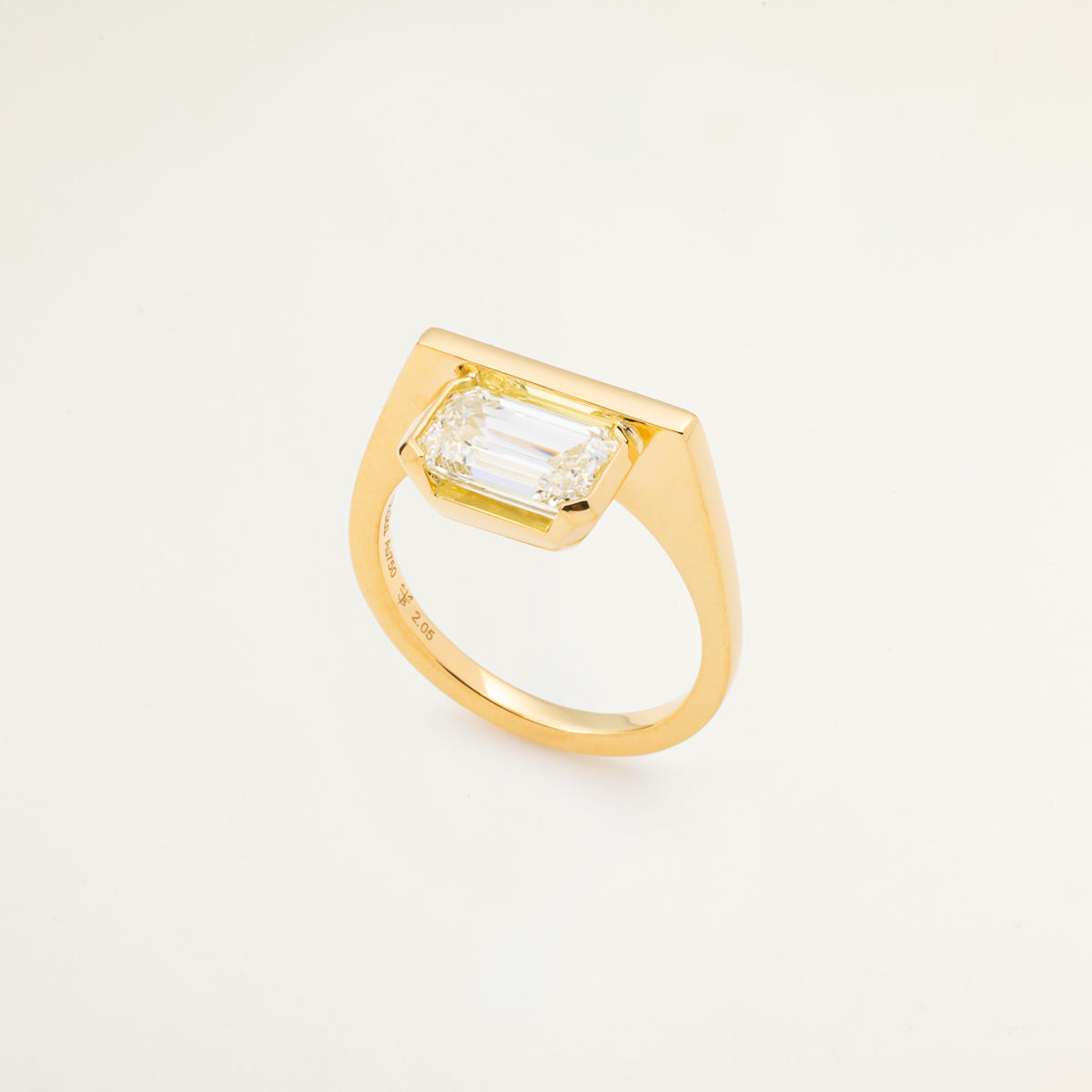 【Made-To-Order】K18 L.a.brown HYPNOTIC Emerald Cut Diamond Ring