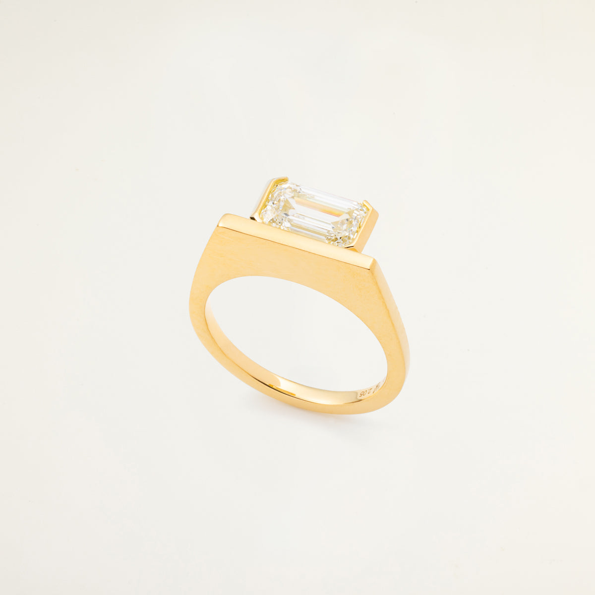 【Made-To-Order】K18 L.a.brown HYPNOTIC Emerald Cut Diamond Ring
