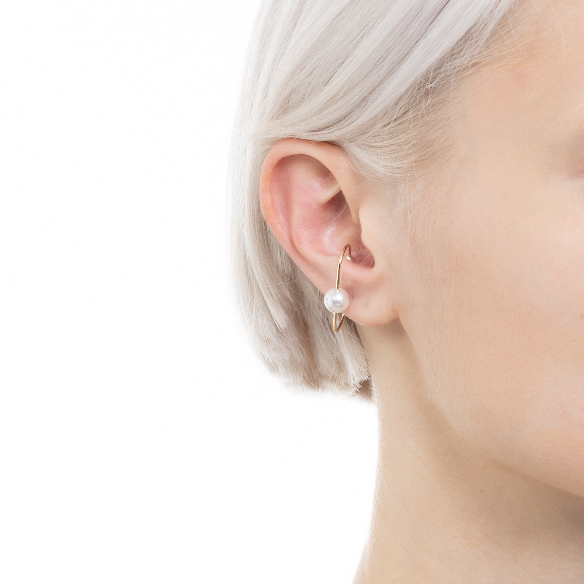 MIRÓ Akoya Pearl Ear Cuff Medium size