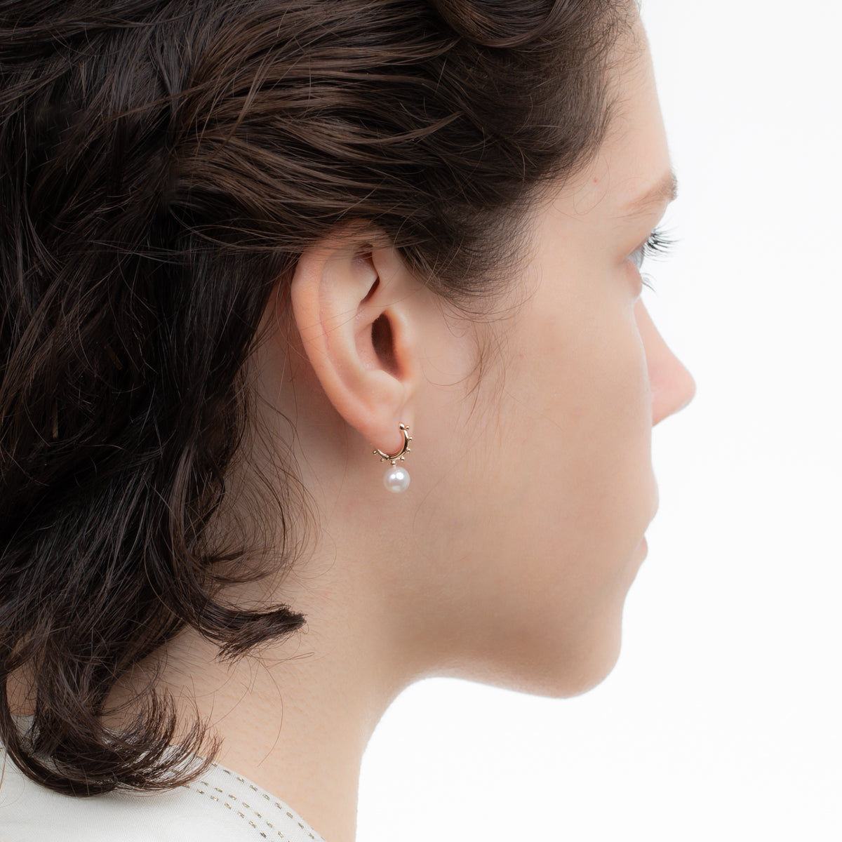 SEA ANEMONE Akoya Pearl Huggie Hoop Earring Small size