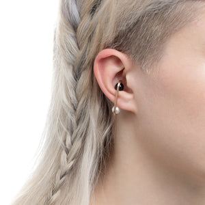 BELUGA Onyx Akoya Pearl Ear Cuff