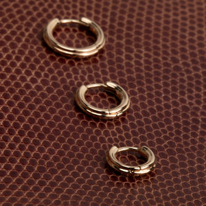18K DUNE Huggie Earring Extra Small size