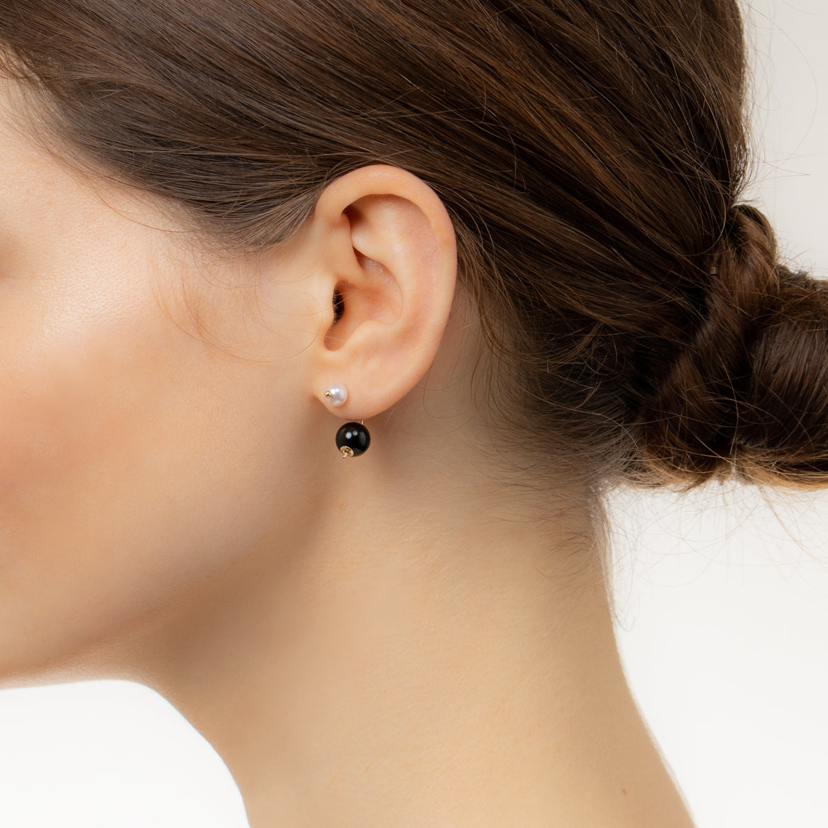 BUMBLE BEE Akoya Pearl Onyx Earring