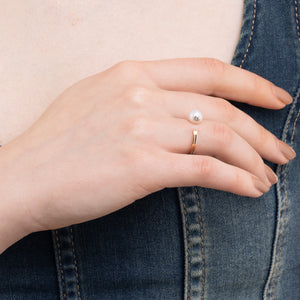 BELUGA Akoya Pearl Diamond Ring