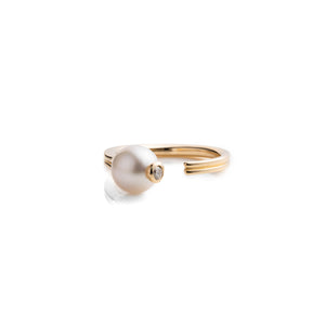 BELUGA Akoya Pearl Diamond Ring