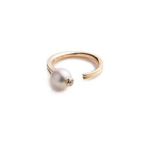 BELUGA Akoya Pearl Diamond Ring