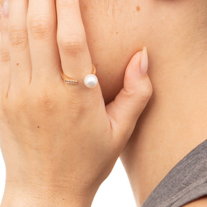 MANHATTAN Akoya Pearl Diamond Cuff Ring