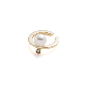BUMBLE BEE Akoya Pearl Diamond Ear Cuff