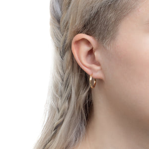 18K DUNE Huggie Earring Large size