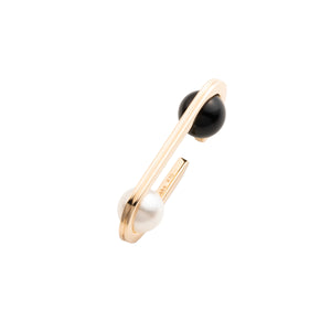 BELUGA Onyx Akoya Pearl Ear Cuff
