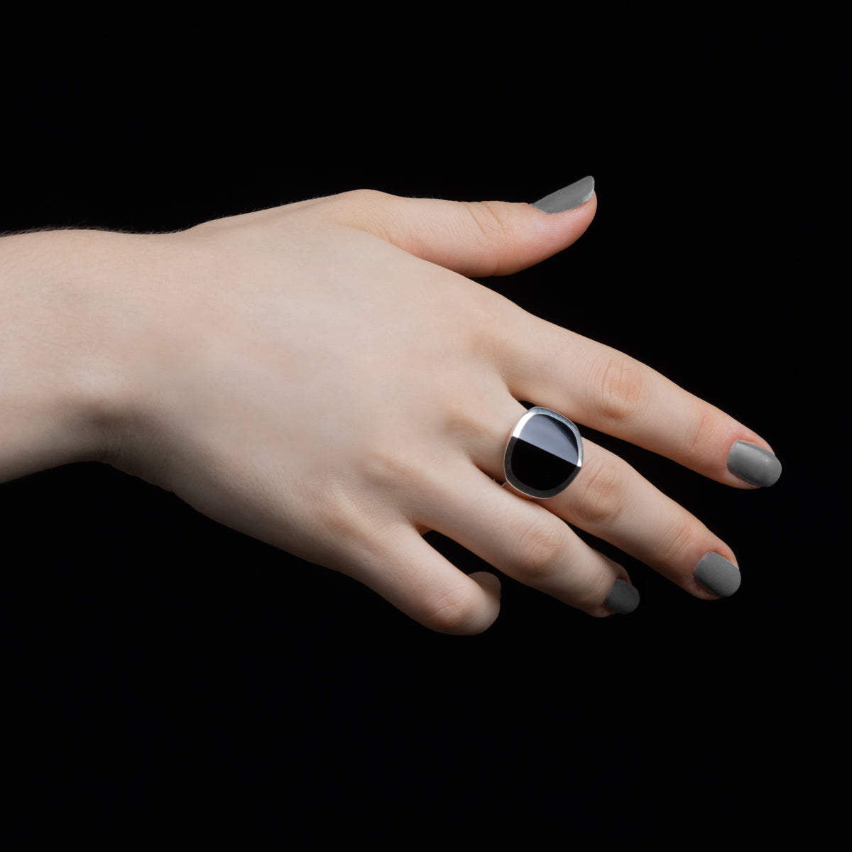 EQUINOX-Pyramid Onyx Ring Large size